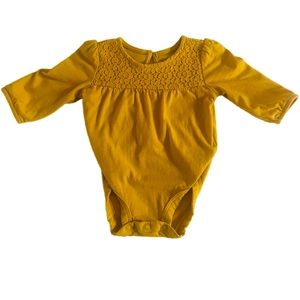 💖5/$25 SALE💖 0-3M Carter's Baby Girl Mustard Long Sleeve Onesie